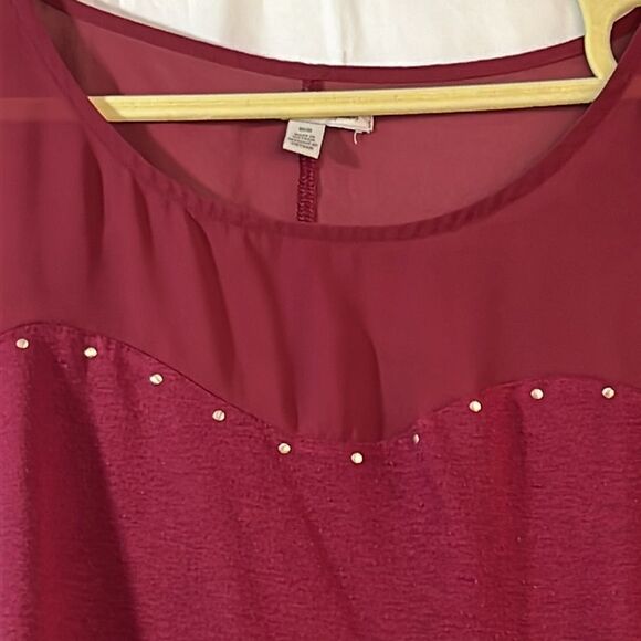 (10) Euc American Eagle wine colored pullover top size Medium - Picture 3 of 6